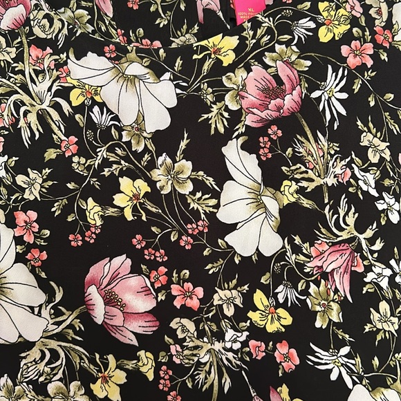 Catherine floral button down back with large butterfly sleeves. Amazing colors! - Picture 2 of 8